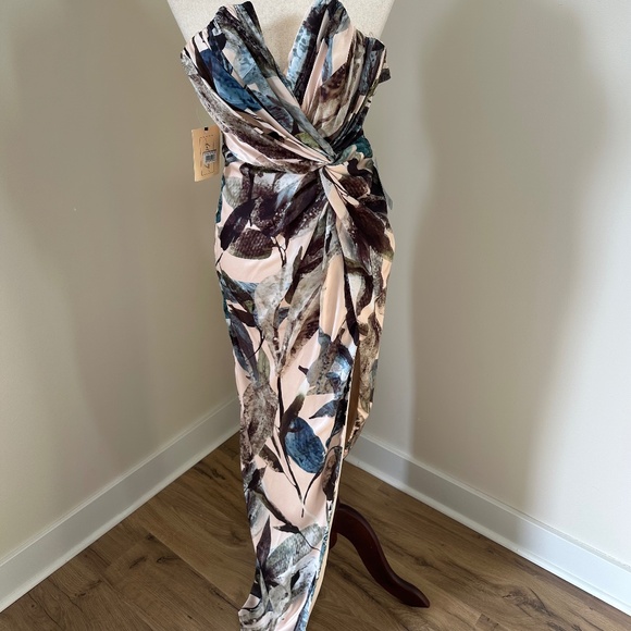 Katie May Finn Leafy Column Gown - Picture 5 of 16